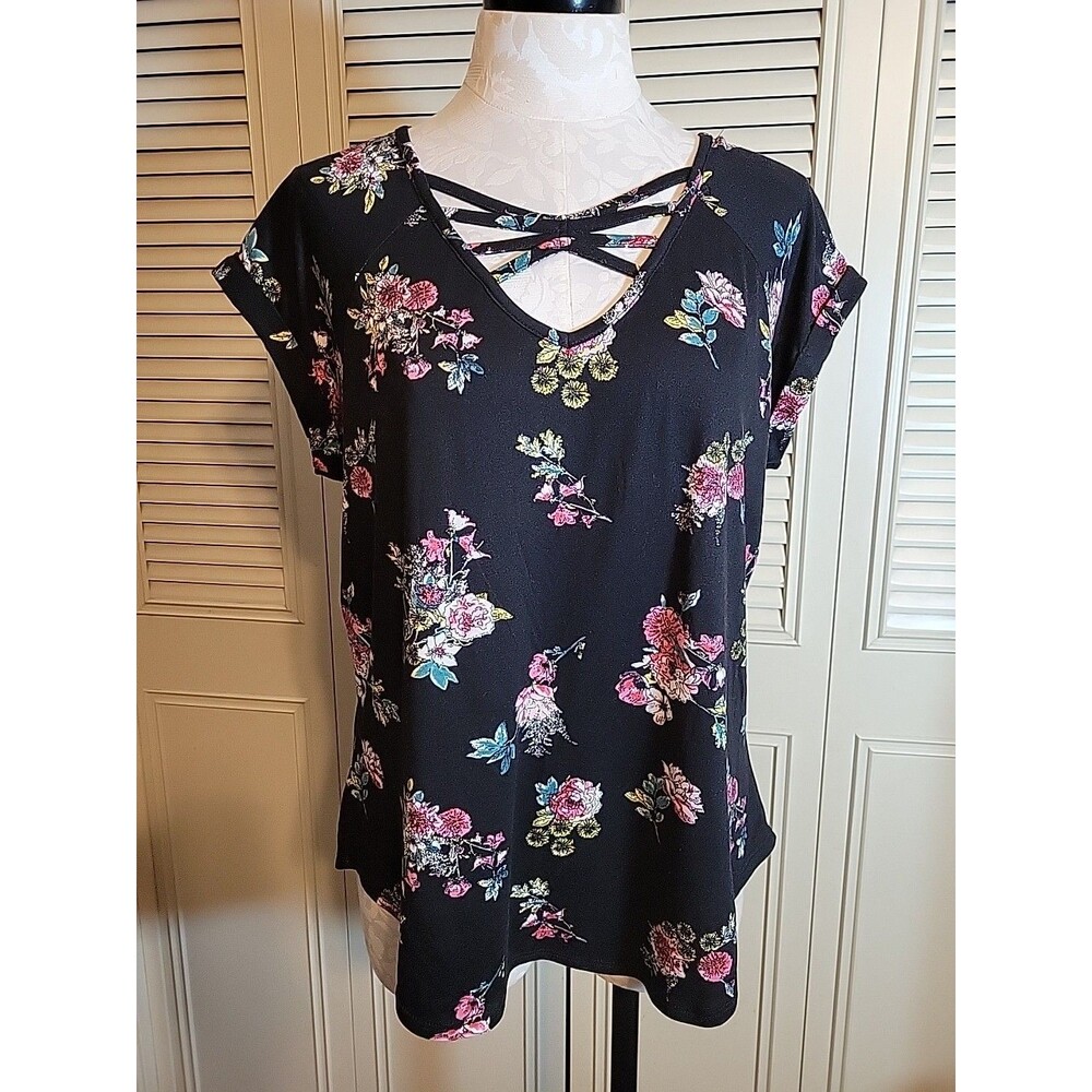 No Boundaries Juniors Nice Floral On Black w/Lace Top - Size XXL / 2XL